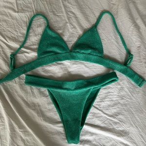 FRANKIES BIKINIS MISTLETOE GREEN BIKINI SIZE M TOP & BOTTOM